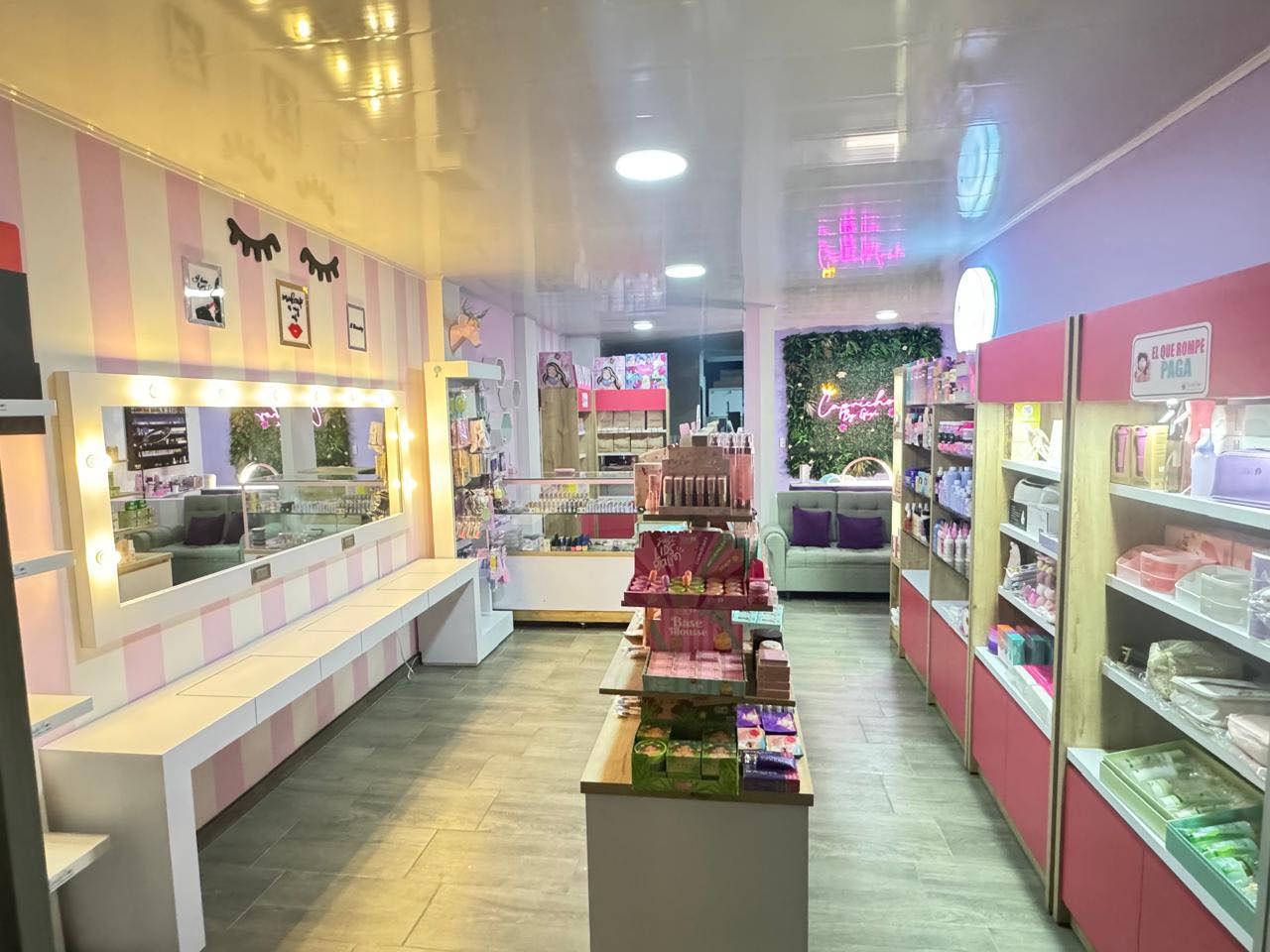 Caprichos Make Up & Nails