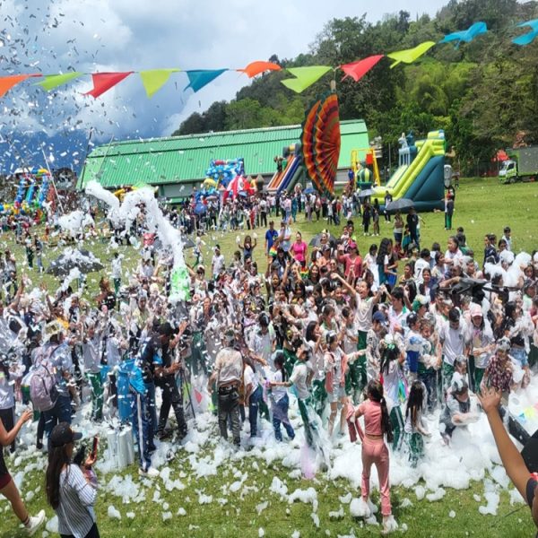 Proyectos sociales con enfoque sostenible.